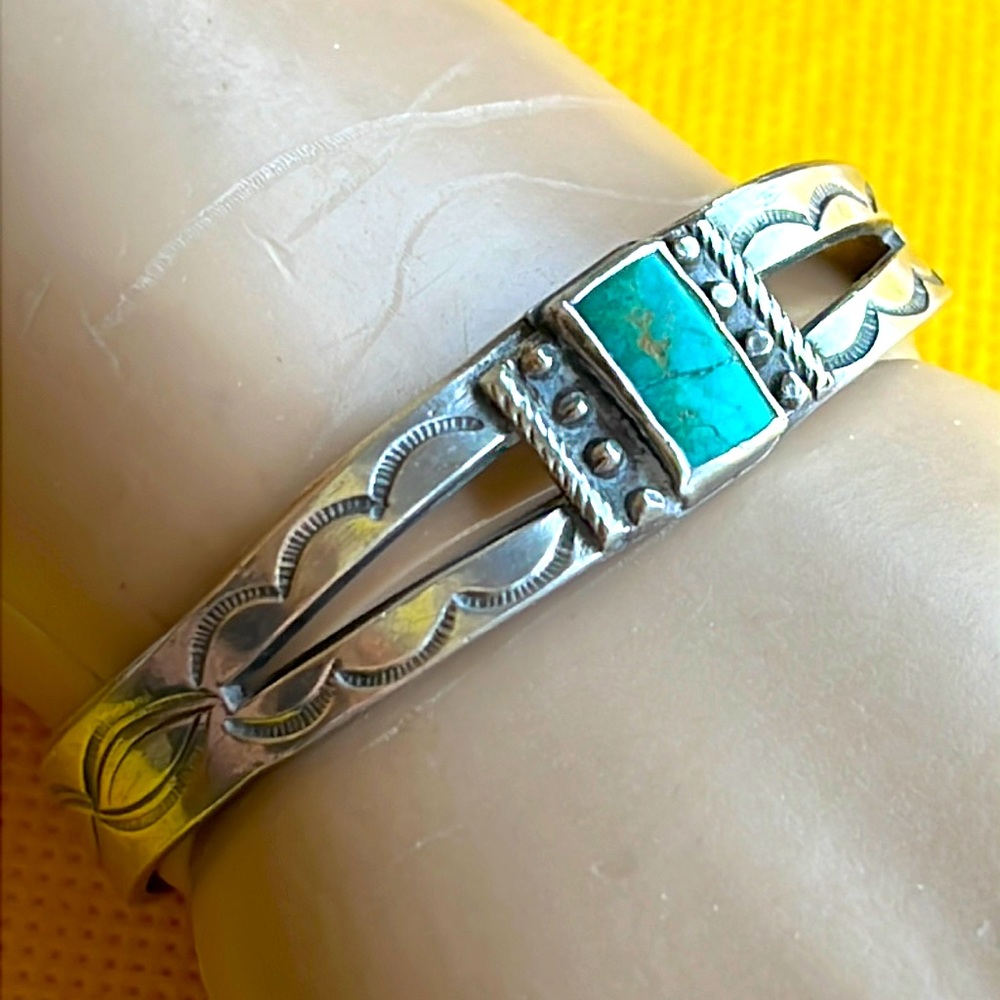 Vintage Native American sterling silver Turquoise small child bracelet